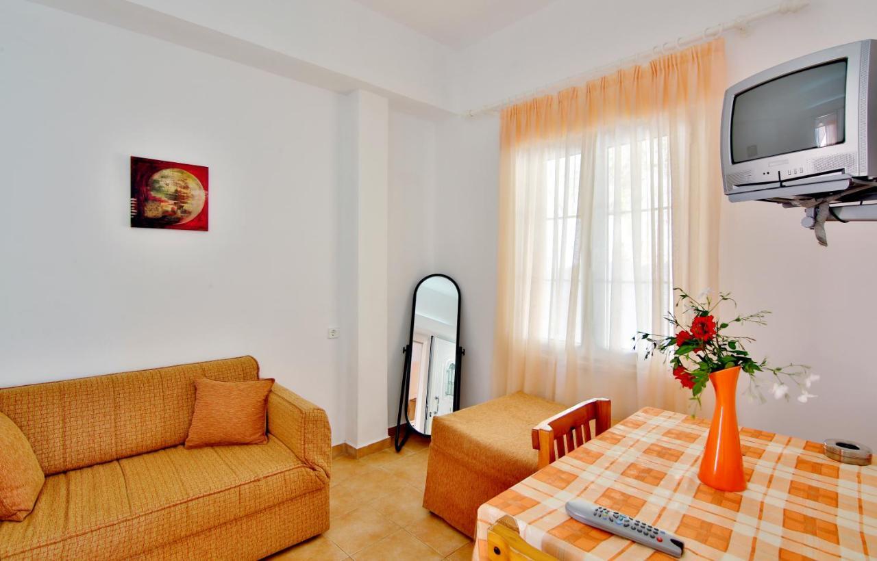 Apartment Isadora Almyrida (Crete)